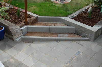 Ende August 2013 - Eine Seite ist betoniert